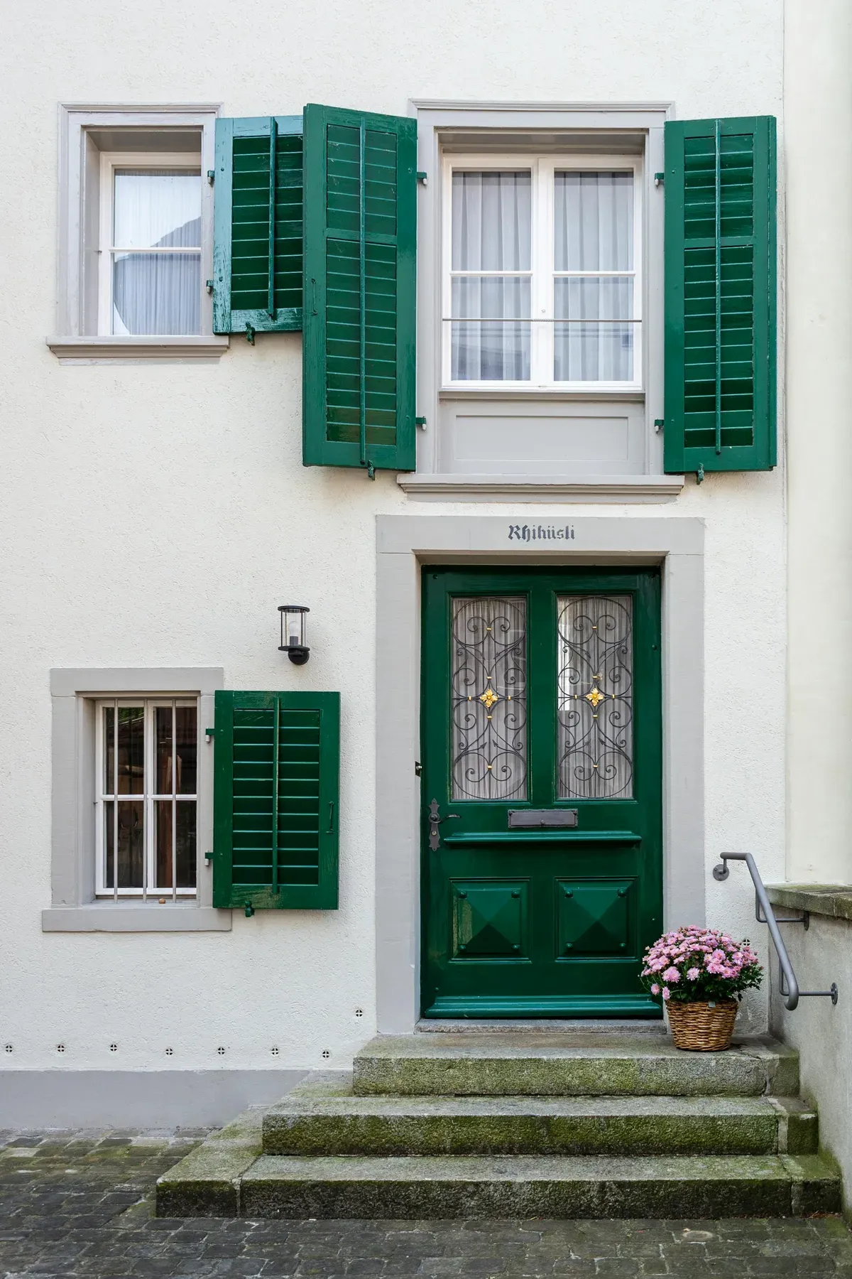 Darf die Adresse einer GmbH mit der Privatadresse eines Gesellschafters übereinstimmen