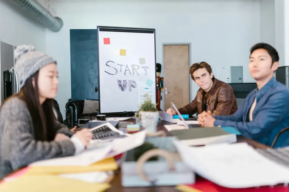 Crowdfunding oder Bankkredit? Finanzierungsoptionen für Startups Beitragsbild
