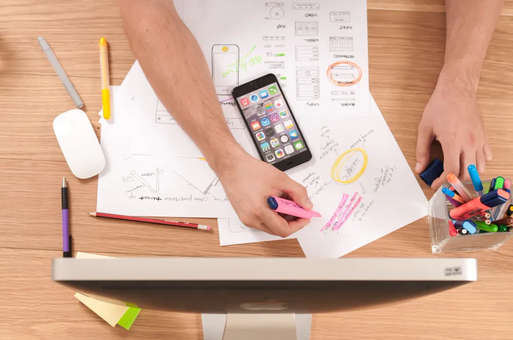 Digitale Tools für Unternehmen: Diese 10 Apps erleichtern den Alltag Beitragsbild
